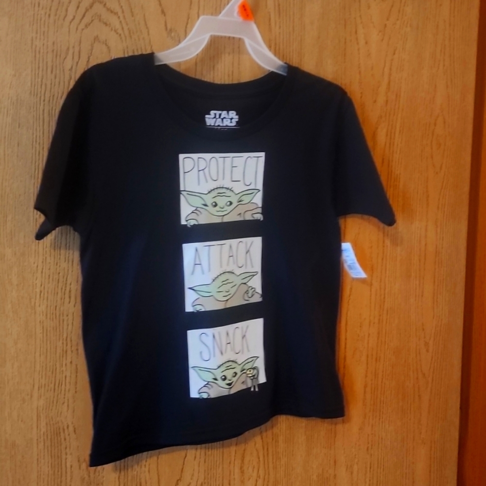 Boy's Star Wars black t-shirt. Size 6/7. NWT.